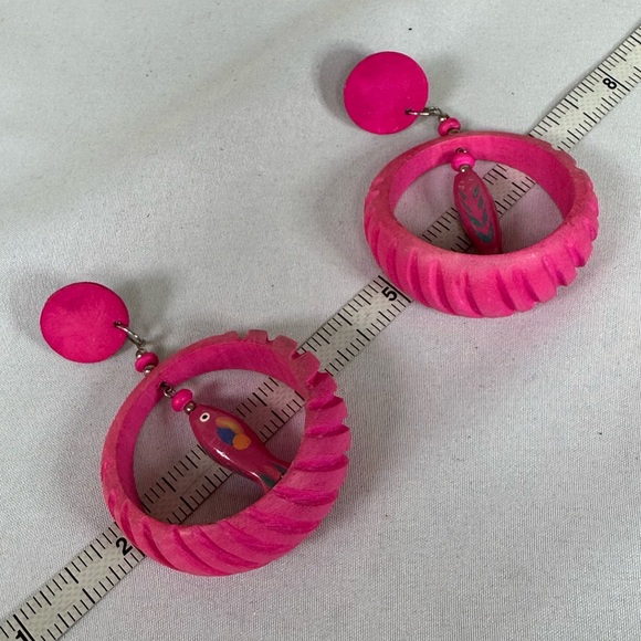 Funky hot pink open hoop fish earrings - Picture 5 of 6